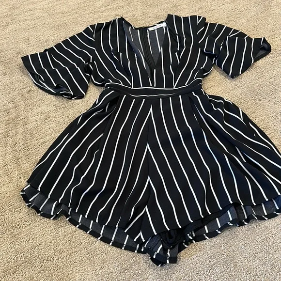 WHOIAM Black and White Romper - Picture 2 of 7